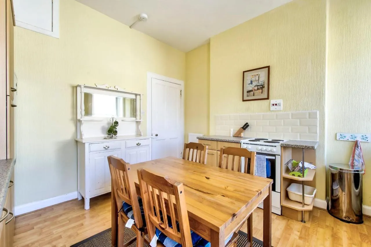 Apartamento Guestready - Castle View Home On Quiet Street Edimburgo