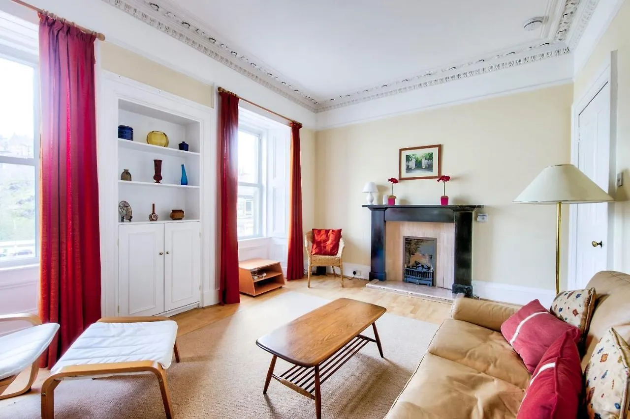 Guestready - Castle View Home On Quiet Street Edimburgo Reino Unido