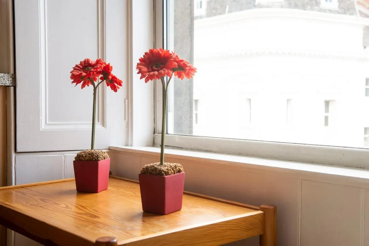 Apartamento Guestready - Castle View Home On Quiet Street Edimburgo