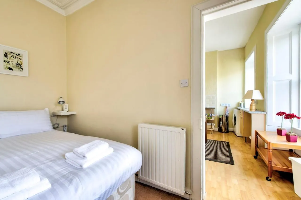 Guestready - Castle View Home On Quiet Street Edimburgo 0*,  Reino Unido